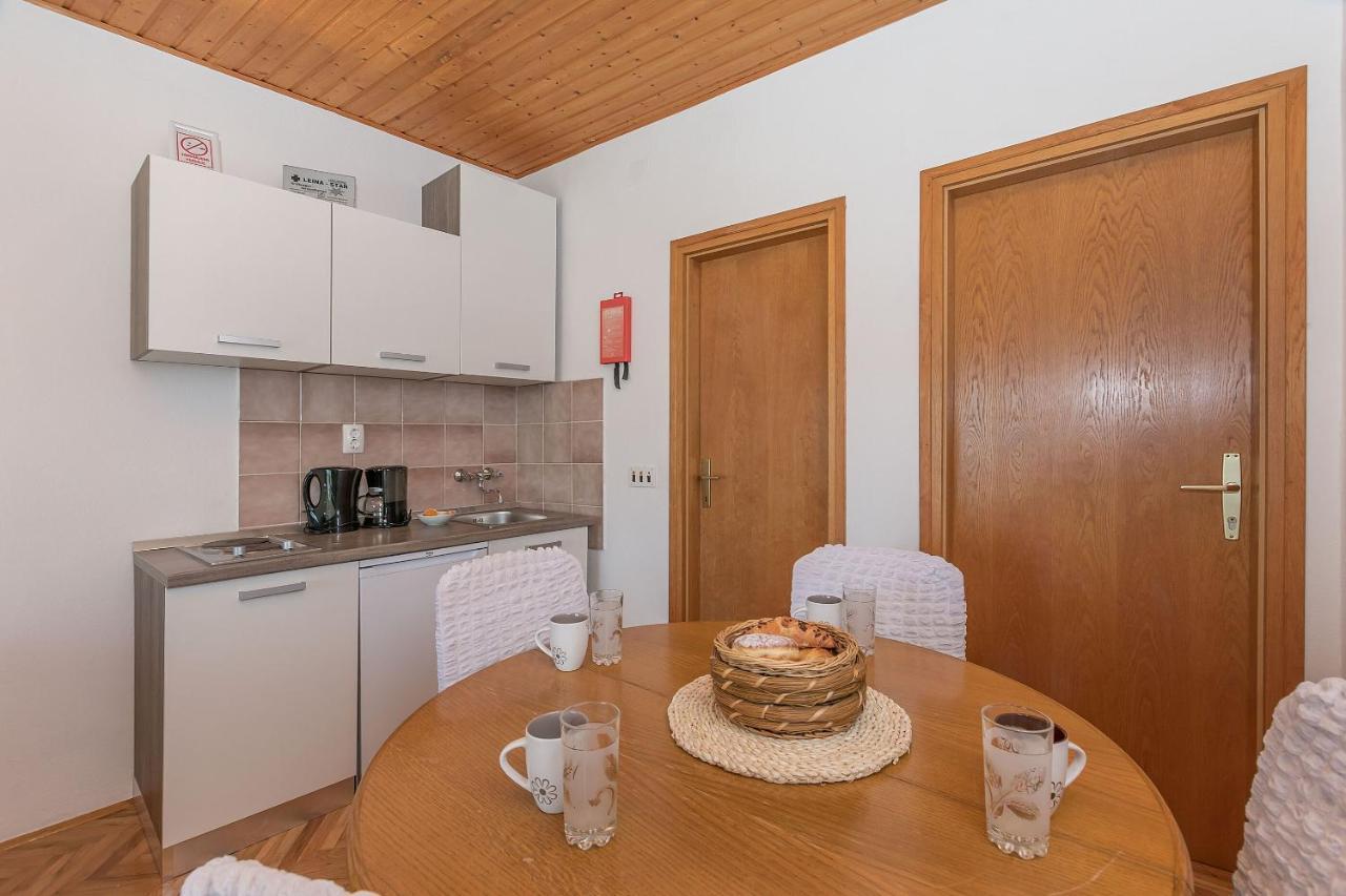 Duće Apartments Clarus Mare מראה חיצוני תמונה